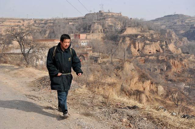 我在現(xiàn)場·照片背后的故事|我的2022:遠山行·訪老友