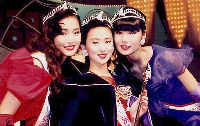7位“一脫成名”的女星，有人成一線有人嫁豪門，有人成“癲王”