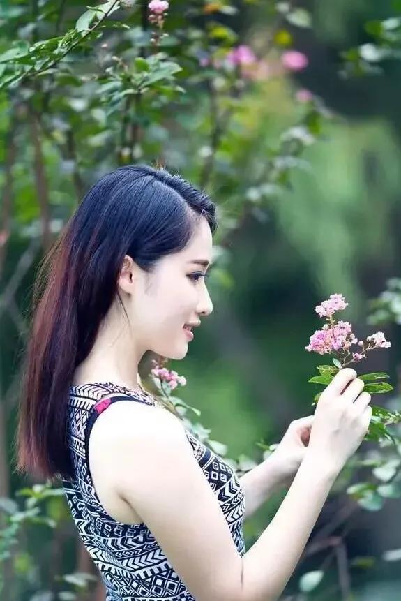 這才是漂亮美女的標(biāo)準(zhǔn)