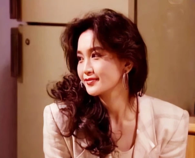 7位“一脫成名”的女星，有人成一線有人嫁豪門，有人成“癲王”