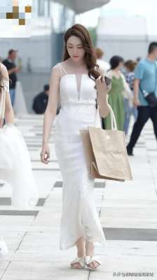 美女的裙子(20名美女著白裙，真的不一般)
