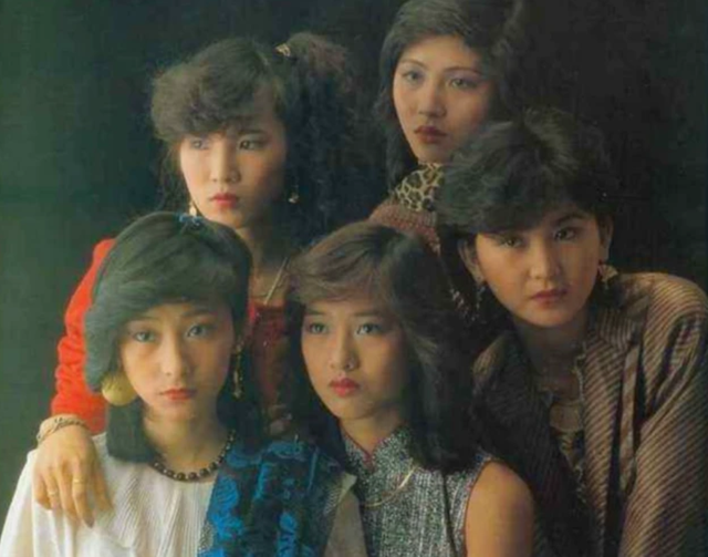 7位“一脫成名”的女星，有人成一線有人嫁豪門，有人成“癲王”