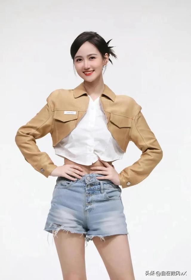 美女馬萱，清新甜美，這笑容太治愈了