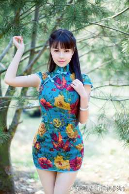 美女脫(旗袍性感美女脫啦網(wǎng)友：哇好美)