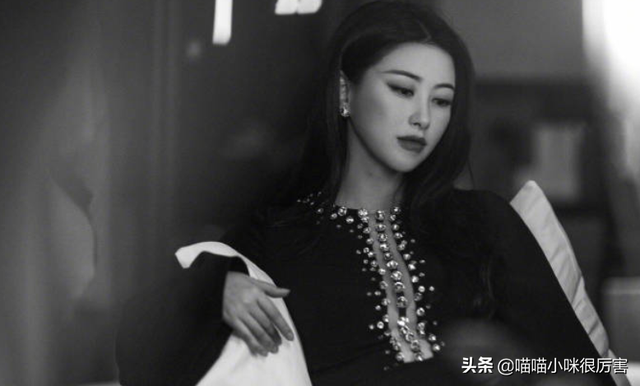 被譽(yù)為中國(guó)第一美女，與法拉利總裁談戀愛，朱珠到底靠什么？