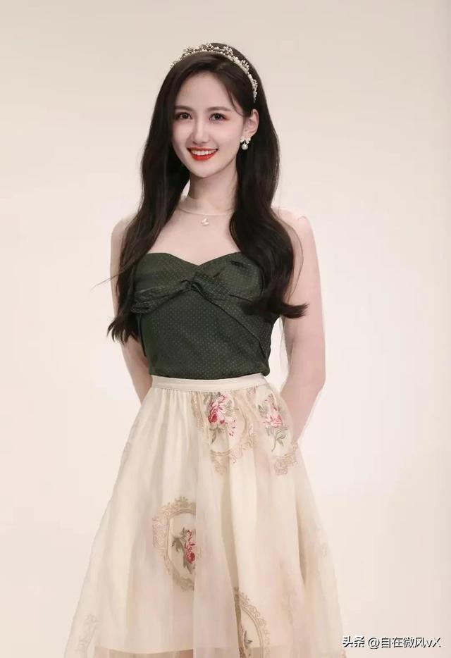 美女馬萱，清新甜美，這笑容太治愈了