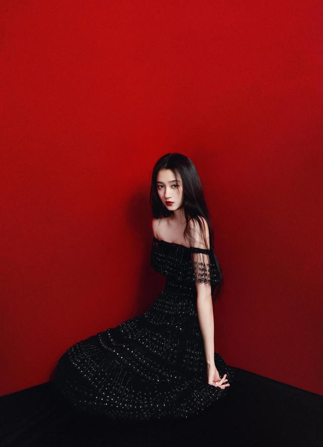 八位美女寫(xiě)真，風(fēng)姿綽約小天仙，驚鴻一瞥清流溪，有你喜歡的嗎？