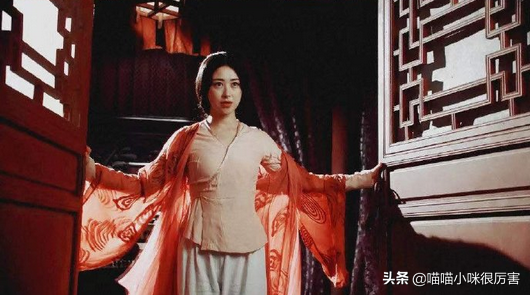 被譽(yù)為中國(guó)第一美女，與法拉利總裁談戀愛，朱珠到底靠什么？