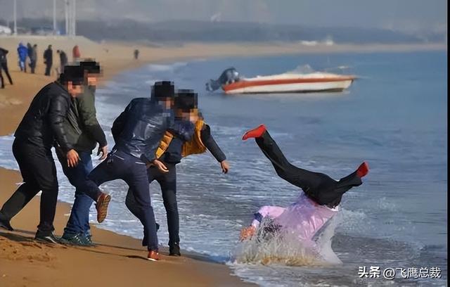 新娘結婚被多名男性親友親臉打屁股 婚鬧？還是耍流氓？