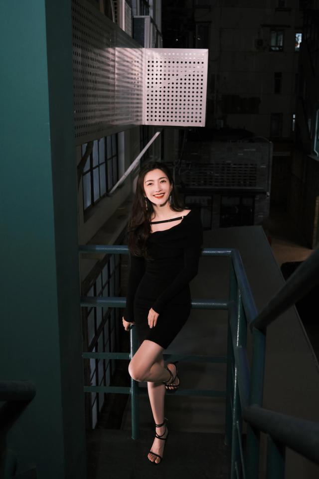 八位美女寫(xiě)真，風(fēng)姿綽約小天仙，驚鴻一瞥清流溪，有你喜歡的嗎？