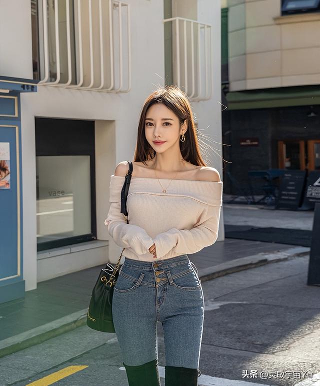 唯美清新的緊身牛仔褲美女，曼妙身材舒適養(yǎng)眼，盡顯迷人曲線