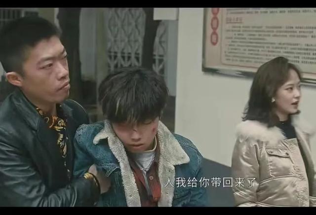 他是誰：衛(wèi)國平藏在錢包里的女人照片，暴露了陳山河被割喉的真相