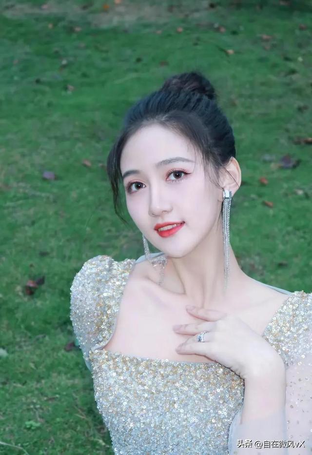 美女馬萱，清新甜美，這笑容太治愈了