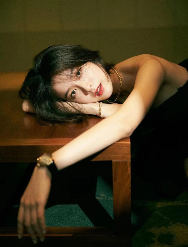 八位美女寫(xiě)真，風(fēng)姿綽約小天仙，驚鴻一瞥清流溪，有你喜歡的嗎？