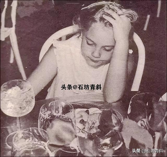 壞女孩的起伏人生：13歲吸毒，19歲結(jié)婚兩個(gè)月分手，48歲獨(dú)帶倆娃