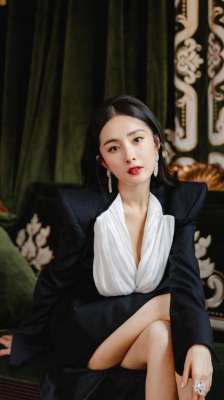 美女圖片寫真(八位美女寫真，風(fēng)姿綽約小天仙，驚鴻一瞥清流溪，有你喜歡的嗎？)