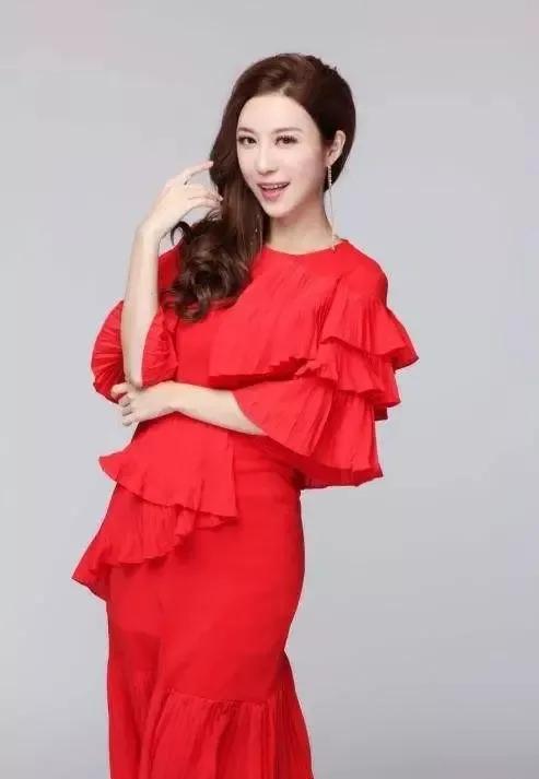 廣東十大美女主持人，美貌與智慧并重的才女，比明星還漂亮的主播