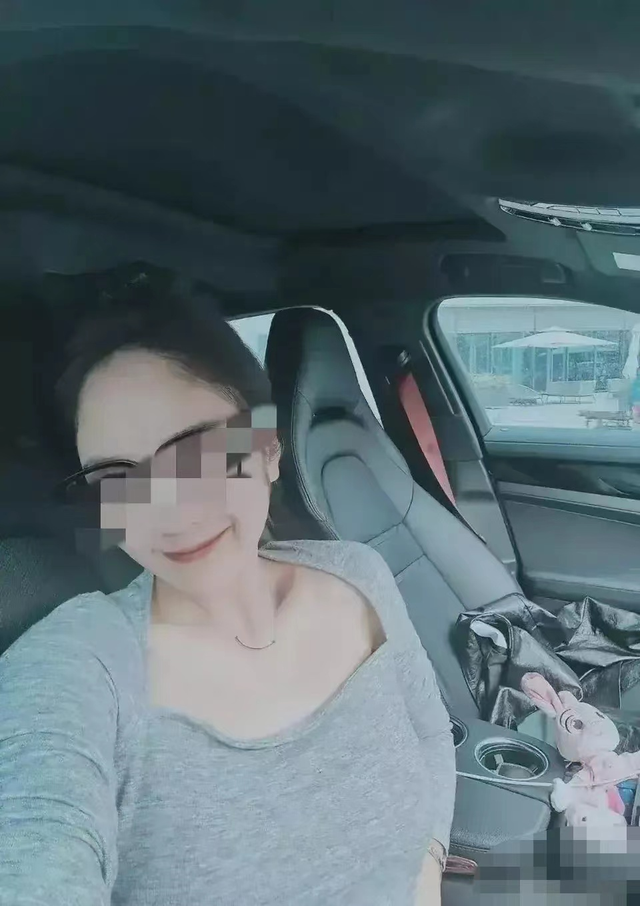 女大學(xué)生和男友在停車場發(fā)生關(guān)系，被男方拍視頻發(fā)到網(wǎng)上，引熱議