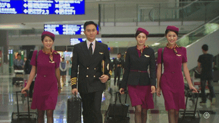 韓國女星因穿著“不雅”被趕下飛機(jī)，被迫當(dāng)眾脫褲