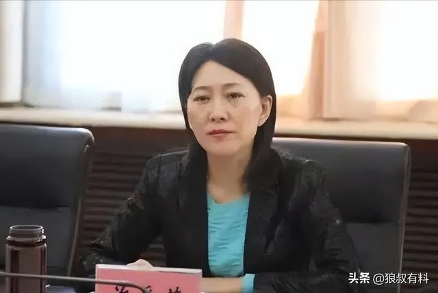 50萬“最美屁股”，399萬美容保健，5位女官“美容腐敗”有多貪？
