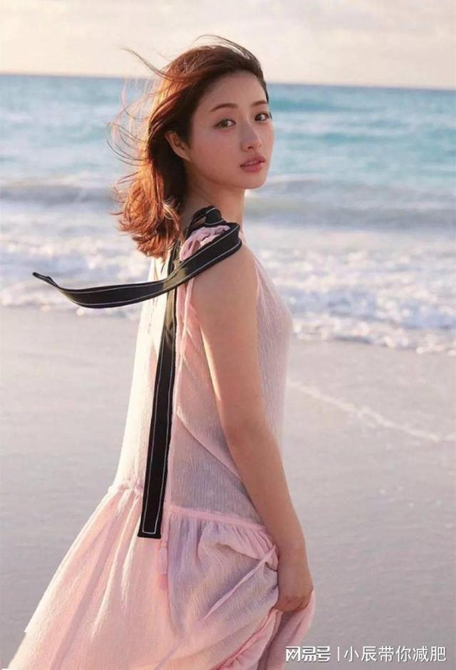 她的美貌和身材讓她被譽(yù)為“日本櫻花女神”
