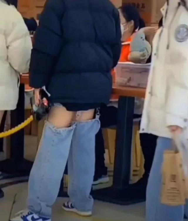 回頭率高的褲子，拉不拉風不知道，反正會漏風