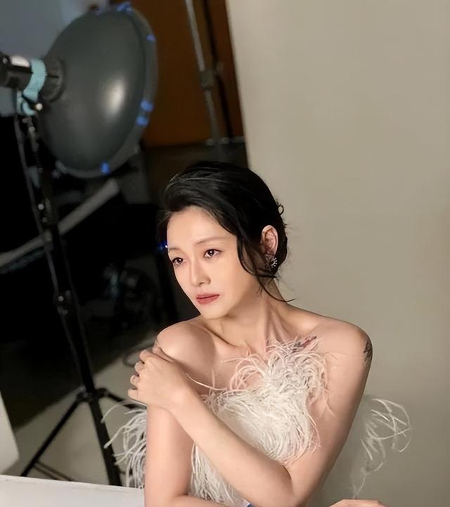 大S連丟幾個(gè)代言，或無(wú)力繼續(xù)養(yǎng)具俊曄，“刷前夫卡”也被玩成梗