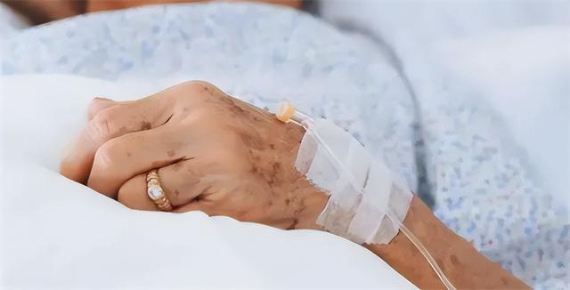 外國89歲奶奶遭36歲男子性侵，看著強奸犯被判后，她進行了安樂死