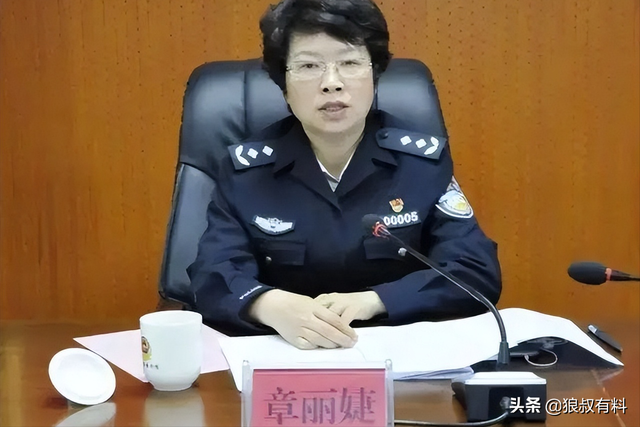 50萬“最美屁股”，399萬美容保健，5位女官“美容腐敗”有多貪？