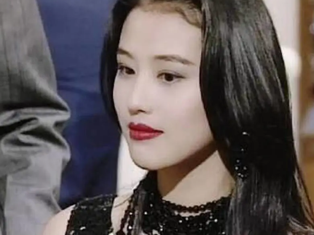 “媚而不俗”的香港女星，一個比一個性感，飾演的角色個個是經(jīng)典