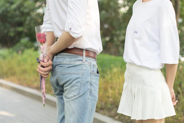 心理學(xué)：會(huì)撒嬌，是女人的一種特殊本領(lǐng)，可以讓男人愛你無法自拔