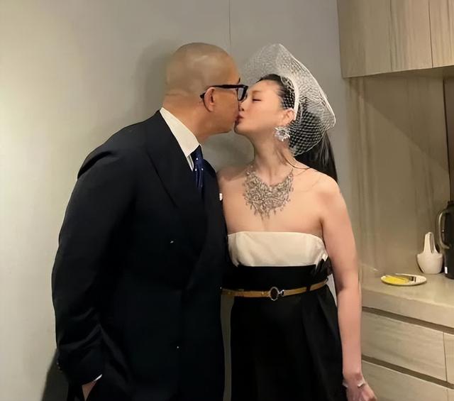 大S連丟幾個(gè)代言，或無(wú)力繼續(xù)養(yǎng)具俊曄，“刷前夫卡”也被玩成梗