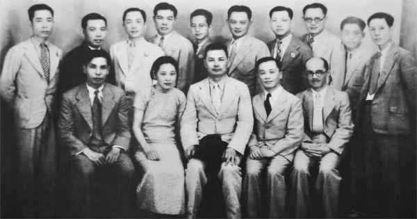 黃埔軍校最美女兵，給兩位正國級(jí)當(dāng)過秘書，丈夫也是正國級(jí)