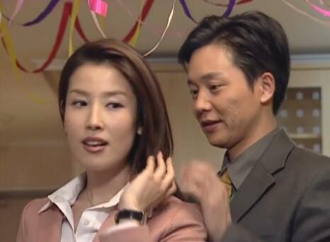 暴露年齡的老劇《摩登家庭》女演員個個驚艷 劉奕君還嫩得出水