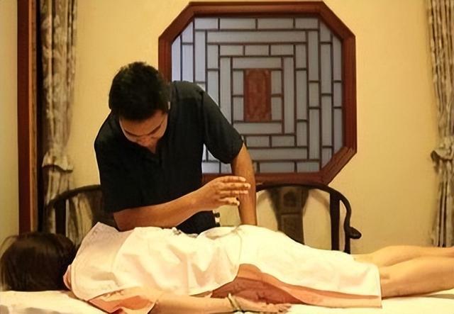 安徽女子全裸做SPA，遭陌生大叔闖入，回應(yīng)：大叔很正直沒有看到