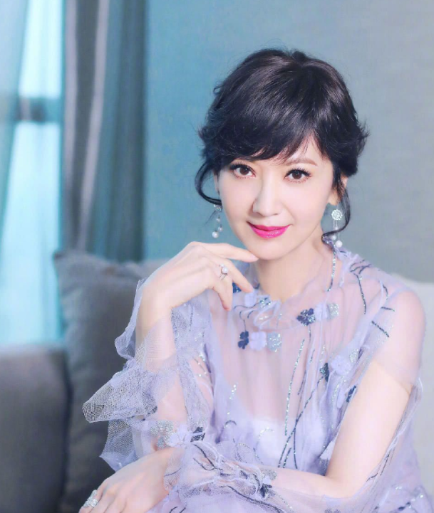 “媚而不俗”的香港女星，一個比一個性感，飾演的角色個個是經(jīng)典