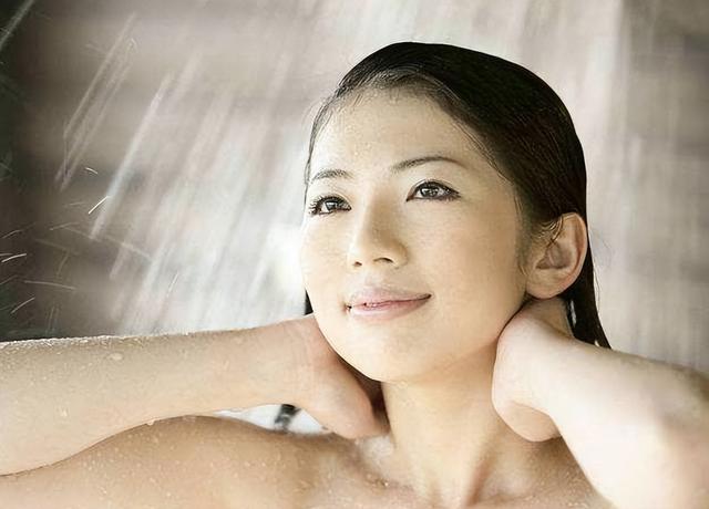女性“下面”會(huì)發(fā)臭、有異味？多半是這3個(gè)原因?qū)е拢? onerror=
