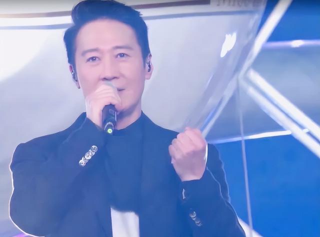 史上最丑港姐：齙牙、高齡，學(xué)歷低！全靠有個(gè)“明星爹”奪冠
