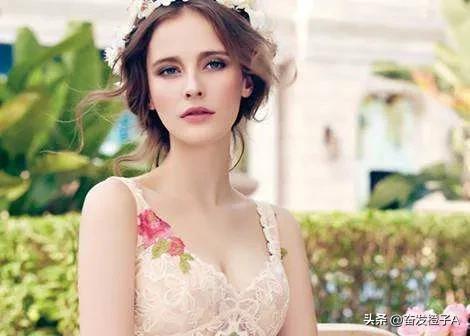 神秘的巴西模特德博拉·席爾瓦，天使面孔魔鬼身材，美得讓人窒息