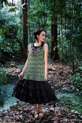 巴西美女(神秘的巴西模特德博拉·席爾瓦，天使面孔魔鬼身材，美得讓人窒息)