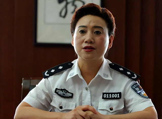強(qiáng)奸大學(xué)生，玩弄12位女明星，霸占警花10余年，結(jié)局是死刑！