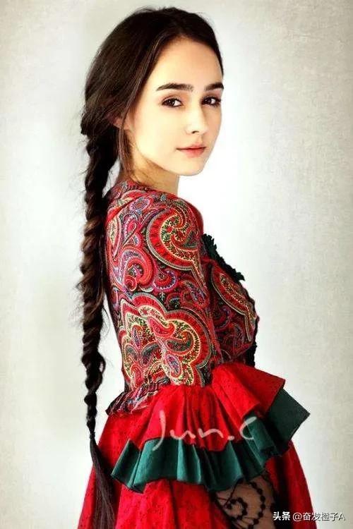 神秘的巴西模特德博拉·席爾瓦，天使面孔魔鬼身材，美得讓人窒息
