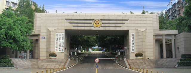 強(qiáng)奸大學(xué)生，玩弄12位女明星，霸占警花10余年，結(jié)局是死刑！