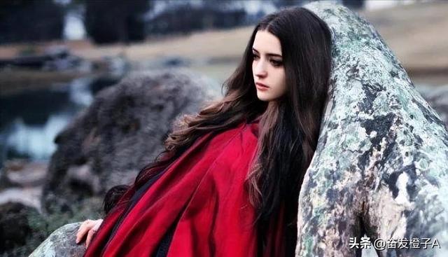 神秘的巴西模特德博拉·席爾瓦，天使面孔魔鬼身材，美得讓人窒息