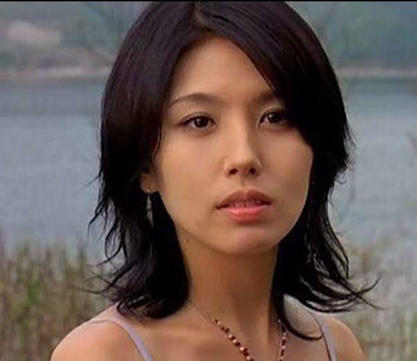 韓國(guó)娛樂圈潛規(guī)則曝光：被富豪玩弄，被迫演情色片，25歲自殺身亡
