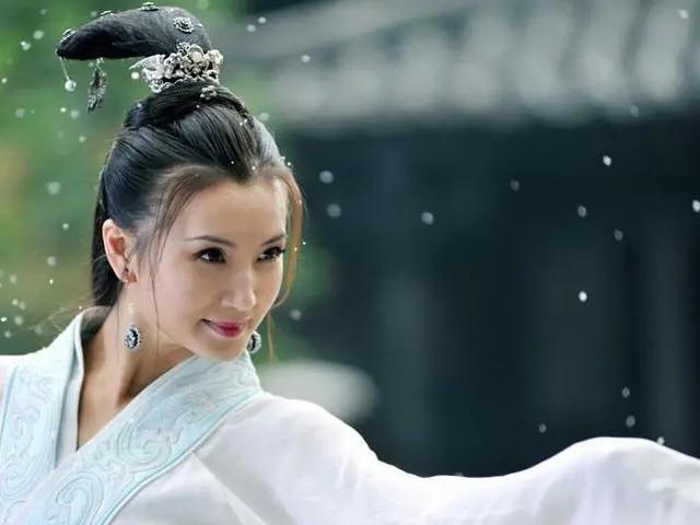 60句贊美女性的古詩詞，太美了。