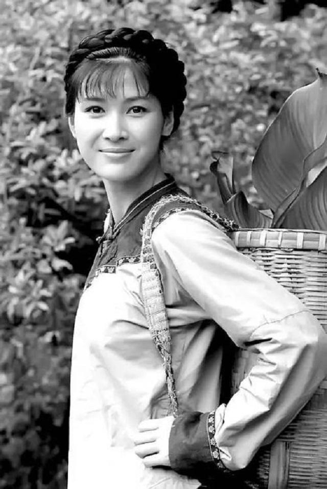 1953年貴州抓獲一美女土匪，被捕后無人敢處決，毛主席當(dāng)場釋放