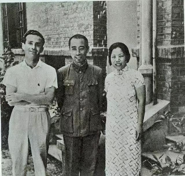 西方記者刁難：你見過世界最漂亮的女人嗎？周總理硬氣回應：見過