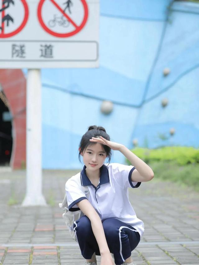 美好的不是女孩，而是18歲 (?；ê霞?