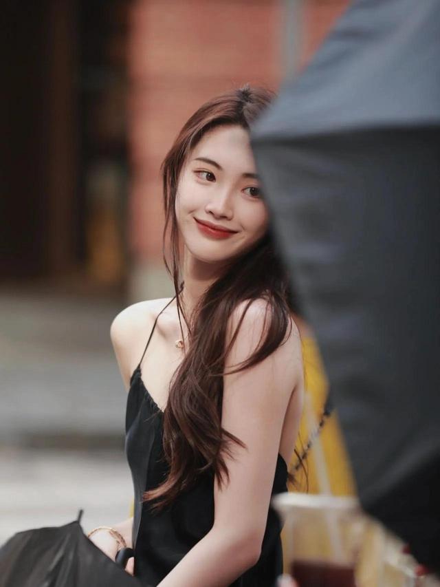 美好的不是女孩，而是18歲 (?；ê霞?